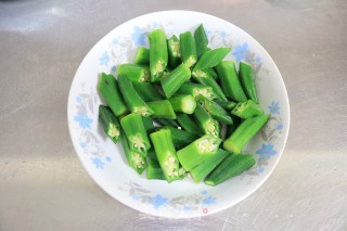 素食小炒之炒秋葵木耳步骤5