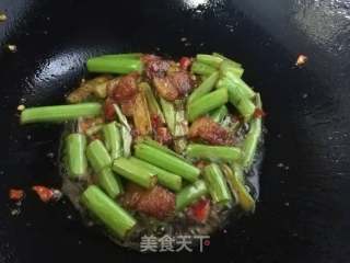 爆炒菜苔步骤6