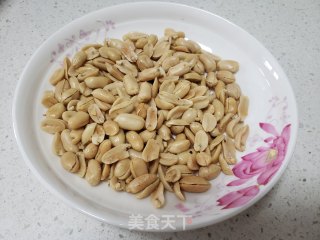 尖椒炒花生米步骤3