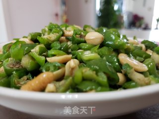 尖椒炒花生米步骤6