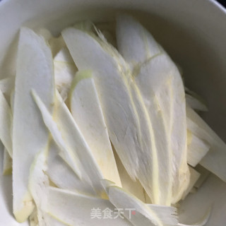 丝瓜炒茭白步骤3