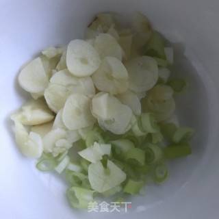 丝瓜炒茭白步骤4