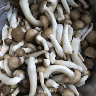 青菜炒小蘑菇步骤1