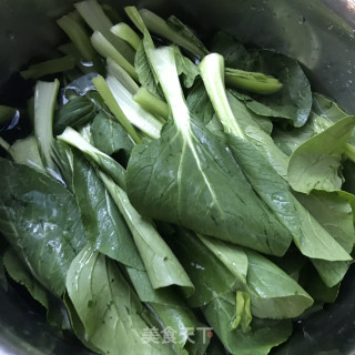 青菜炒小蘑菇步骤2