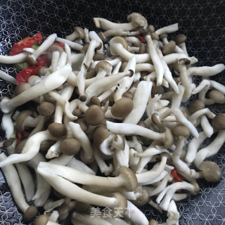 青菜炒小蘑菇步骤7