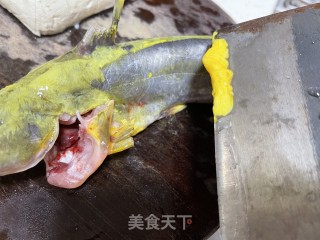 黄骨鱼豆腐杂菌煲步骤3