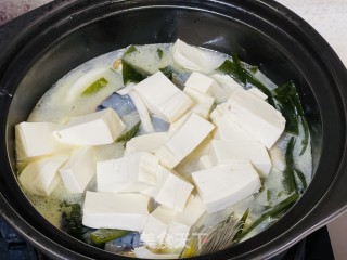 黄骨鱼豆腐杂菌煲步骤8