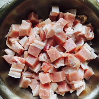 真滋味方便菜来教大家制作健康美味的红烧肉【H】步骤1