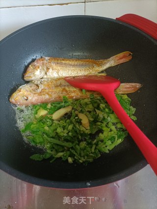 香芹焖红杉鱼步骤3