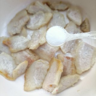 回锅肉炖豇豆角步骤4