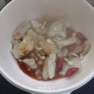 回锅肉炖豇豆角步骤7