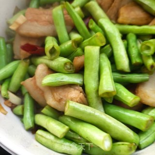 回锅肉炖豇豆角步骤10