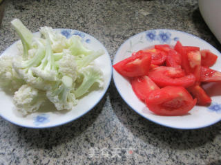 番茄煮花菜步骤1