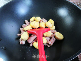 板栗焖鸡爪步骤4