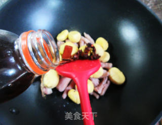 板栗焖鸡爪步骤5