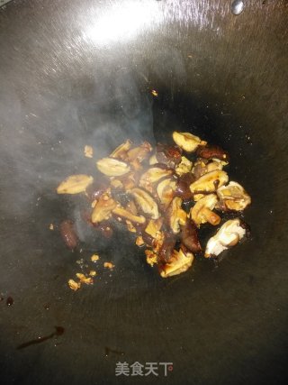 好吃不胖的西兰花炒香菇（减脂菜品）步骤8