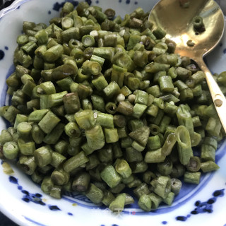 红辣椒炒酸豆角步骤1