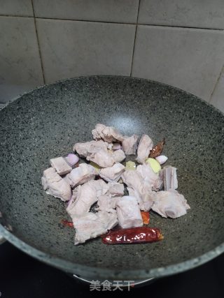 排骨焖板栗步骤5