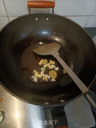 爆炒鸭架步骤6