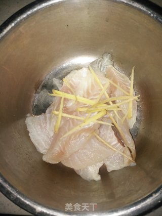 香煎巴沙鱼步骤2