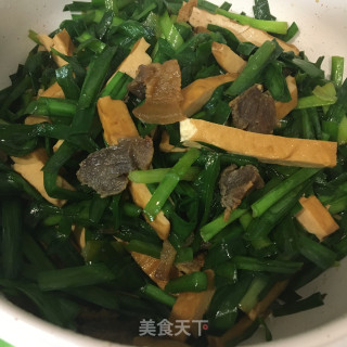 肉片香干炒韭菜步骤8