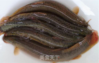 酱焖泥鳅步骤1