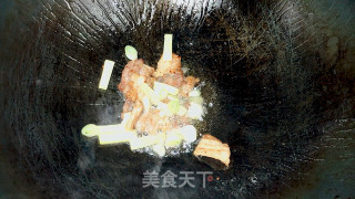 百合炒肉片步骤6