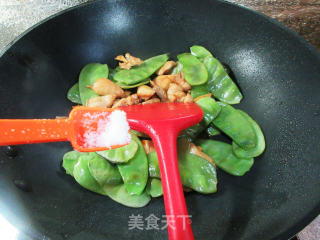 扁豆炒鸡腿肉丁步骤10