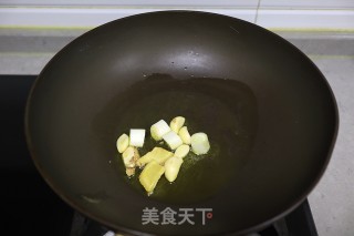 红烧鸡腿番茄步骤3