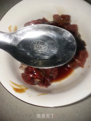 蒜香口蘑牛肉粒步骤4