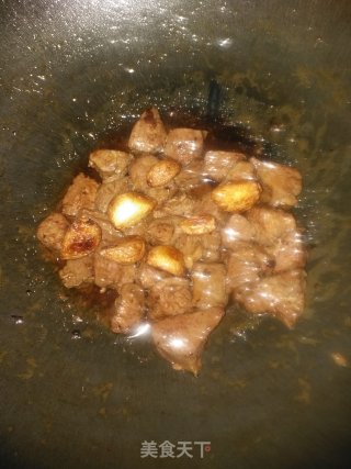 蒜香口蘑牛肉粒步骤10