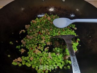 豆角炒肉末步骤4