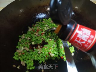 豆角炒肉末步骤5