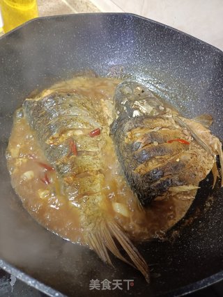 家常烧鲤鱼步骤7