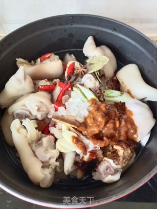 黄豆酱酱猪蹄步骤5