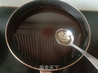 口蘑黑木耳炒肉片步骤2