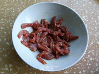 牛肉炒秋葵步骤1