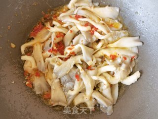蒜蓉辣酱炒平菇步骤7