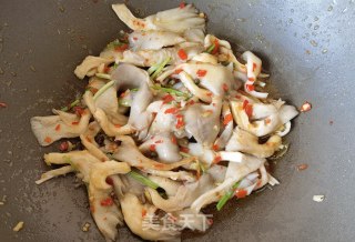 蒜蓉辣酱炒平菇步骤9