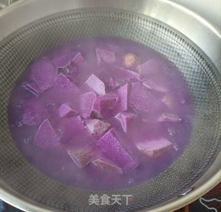 回锅肉炖紫山药步骤5