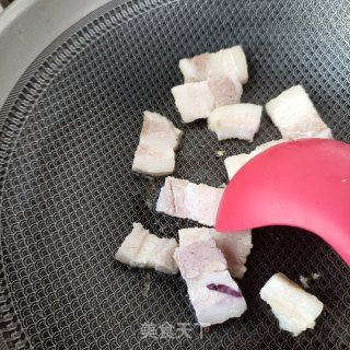 回锅肉炖紫山药步骤7