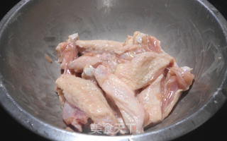 紫苏炒鸡翅步骤2