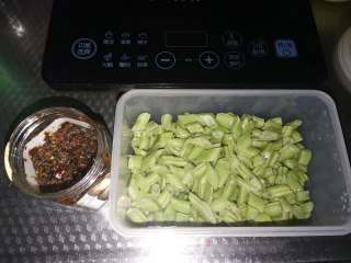 外婆菜炒四季豆步骤1