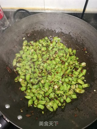 外婆菜炒四季豆步骤4