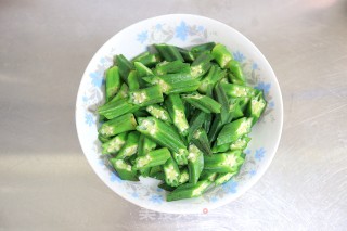 鸡蛋炒秋葵步骤4