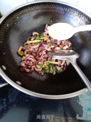 青椒鱿鱼丝步骤5