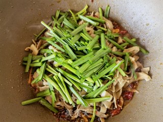 韭菜炒毛肚步骤10
