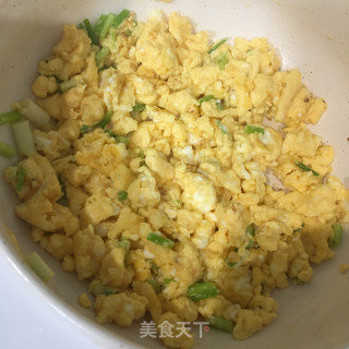 鸡蛋炒蟹味菇步骤6