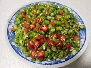 清炒线椒步骤1