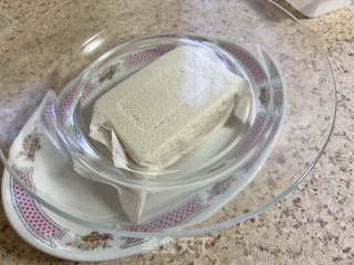 蒜香豆腐步骤1